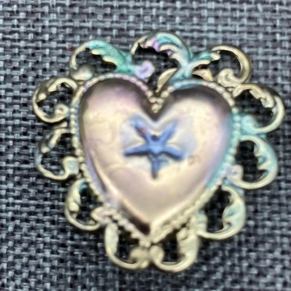 Jennifer Ashley Clip On Earrings Iridescent Heart Star Scalloped Retro Vintage - Picture 3 of 6